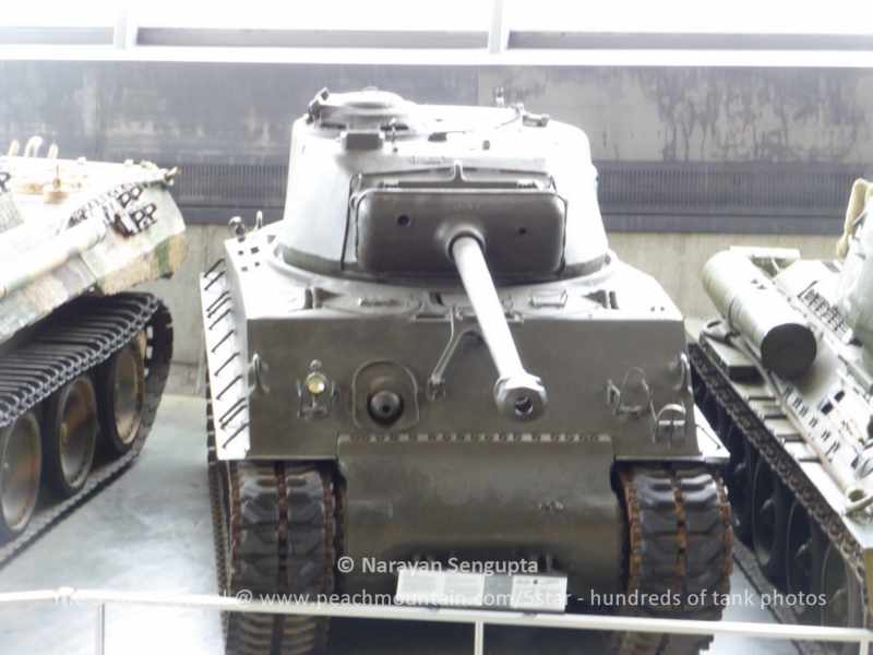 Sherman M4A2 76mm HVSS tank
